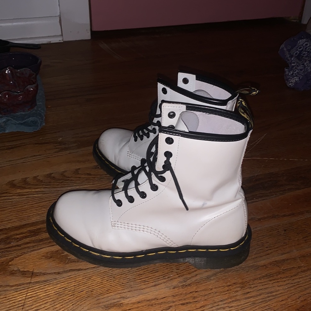 Dr.Martins. Hardly worn, in good shape! - Picture 3 of 3